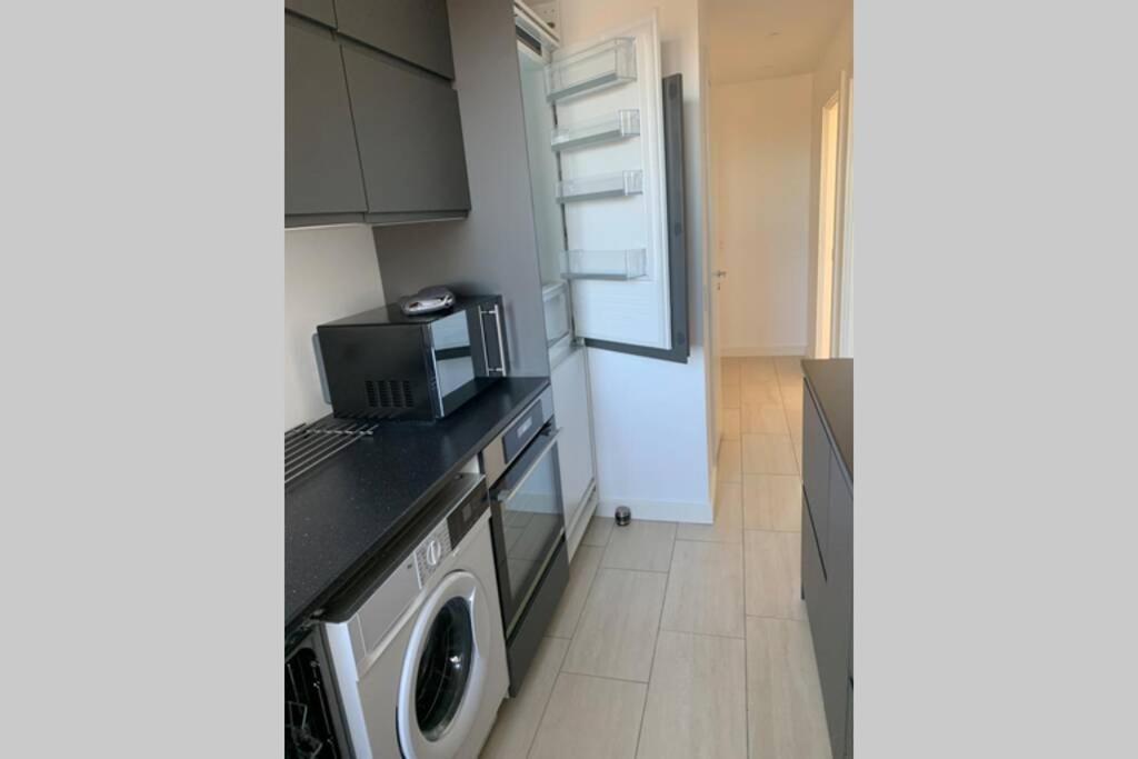 300 M To Metro: 5 Min Airport/12 Min Copenhagen C Apartment ภายนอก รูปภาพ